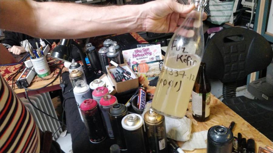 kefir-peinture.jpeg kefir-peinture.jpeg